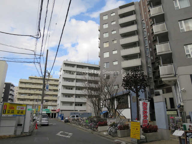 建物前面道路